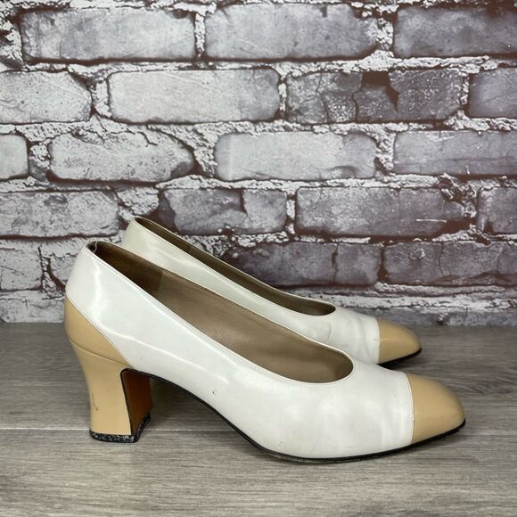 Salvatore Ferragamo Beige Leather Cap Toe Leather VTG Heels Women 7B US/37.5EU - Picture 8 of 15